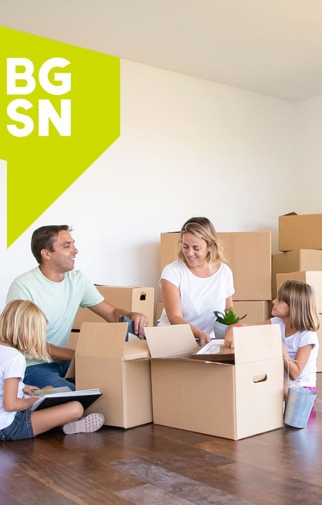 Familie in ihrem neuen Zuhause